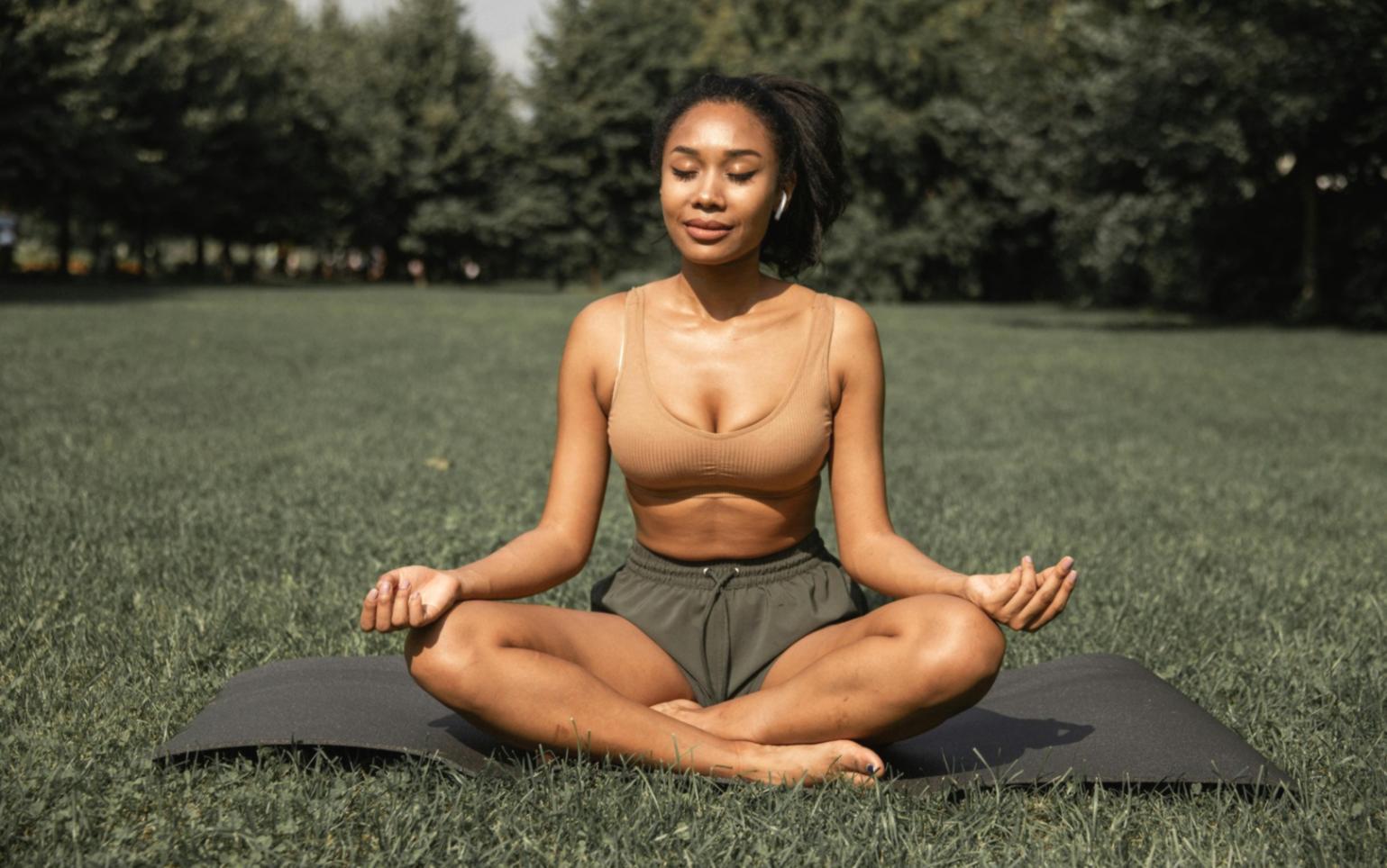 Studente concentrato durante una sessione di pratica